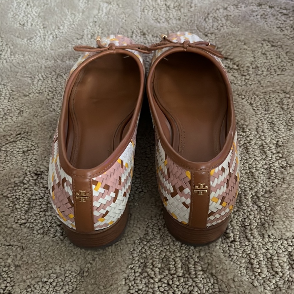 Tory Burch Woven flats. Size 6 - Picture 4 of 7